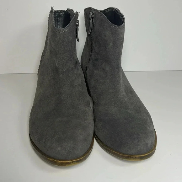 BCBGeneration Suede Leather Gray Ankle Booties Women's Size 7.5 - Picture 2 of 8